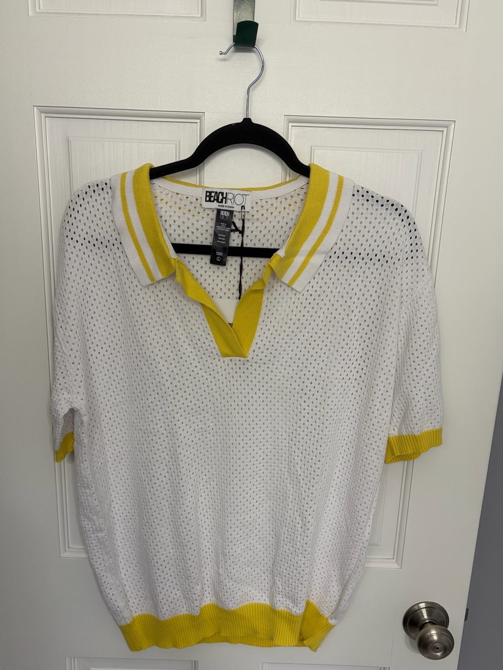 NWT Beach Riot Open Knit Polo Shirt White Yellow Trim Size L - Picture 3 of 5